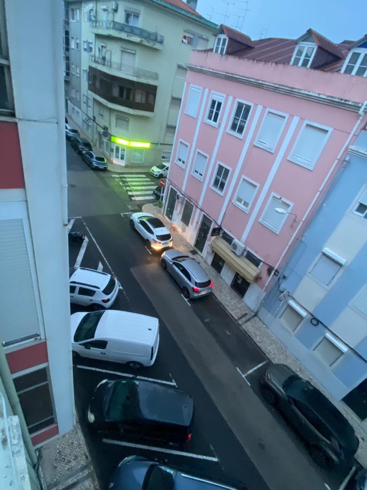 Quarto Do Bairro Lisbon Bagian luar foto